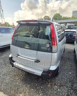 Toyota LiteAce Noah 2000 Silver