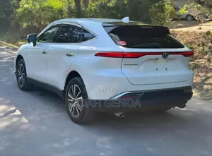 Toyota Harrier 2022 White