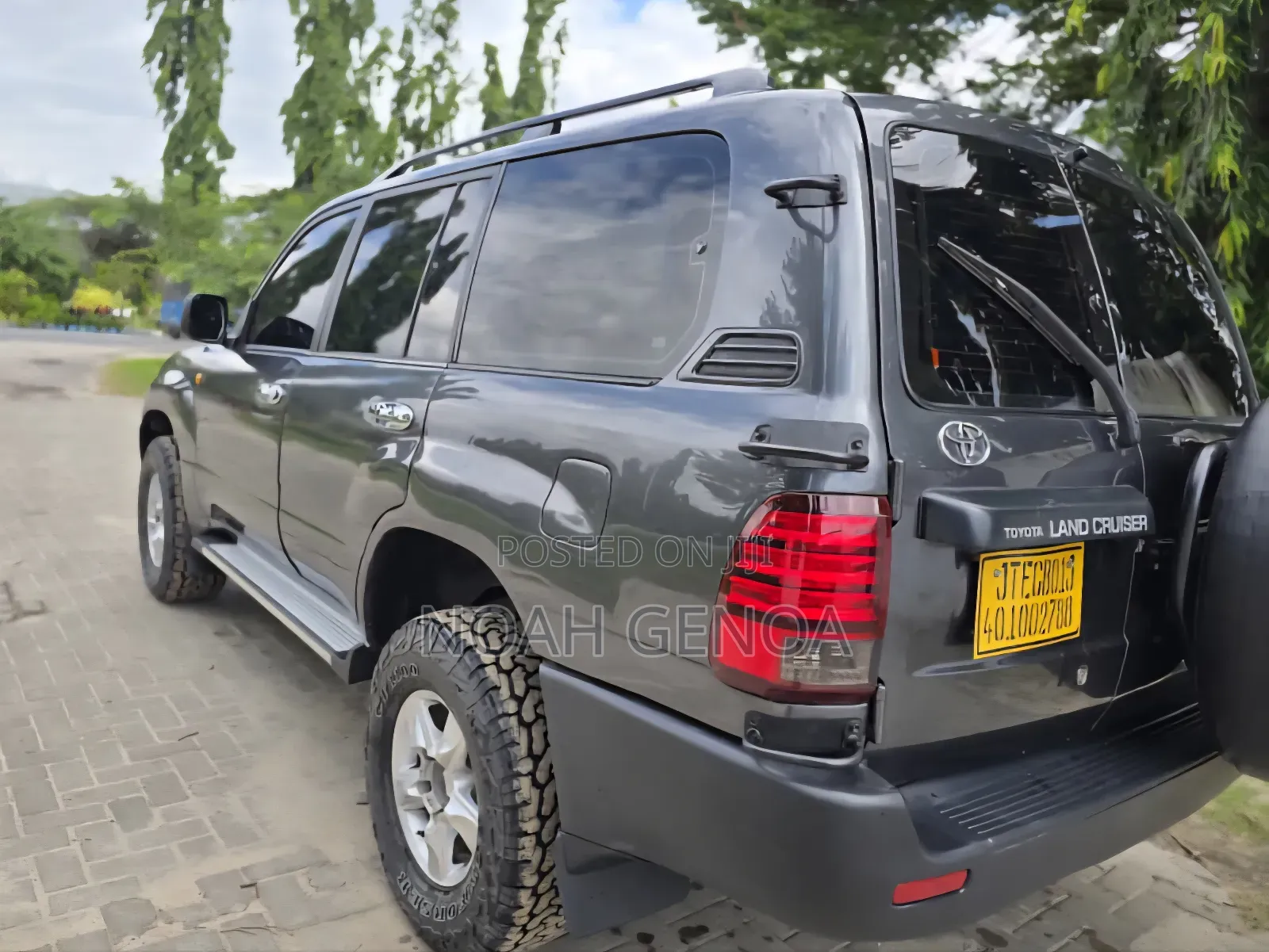 Toyota Land Cruiser 1999 Gray