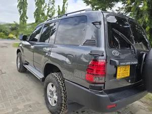 Toyota Land Cruiser 1999 Gray