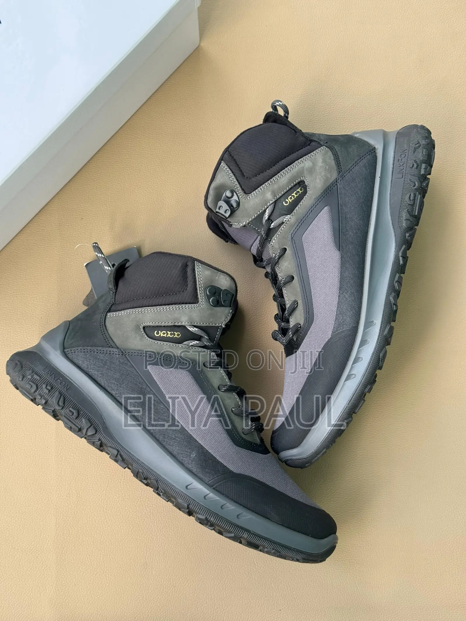 Mid Hikings Boots