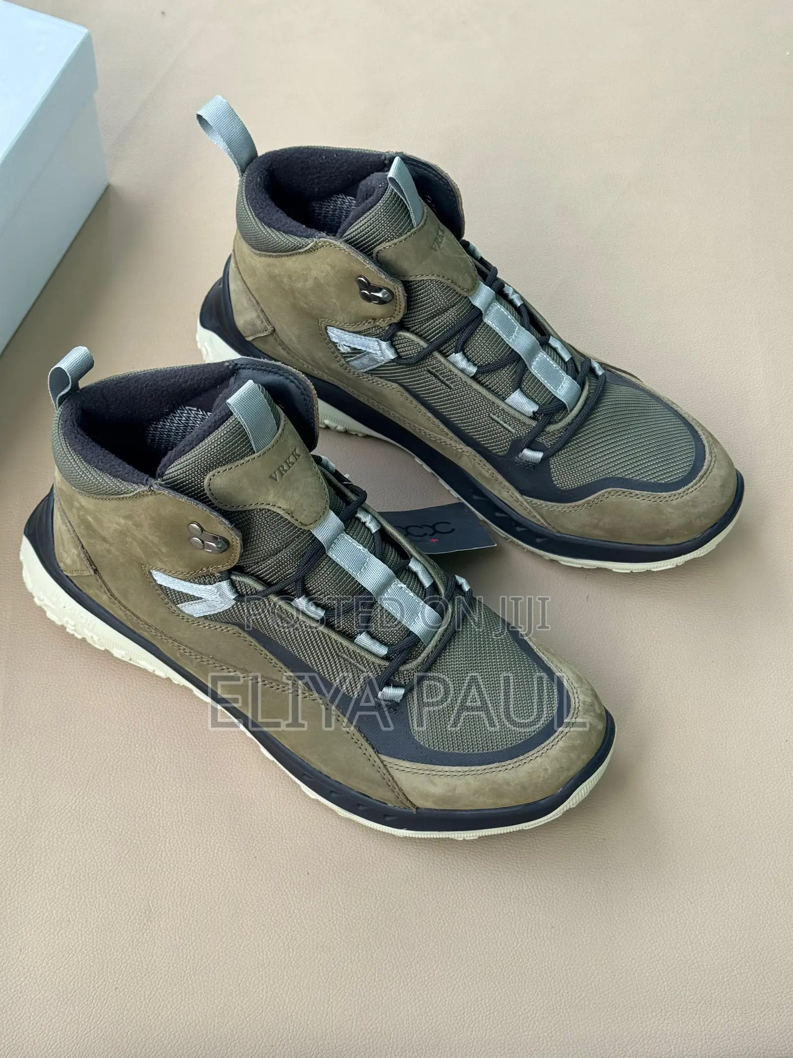 Mid Hikings Boots