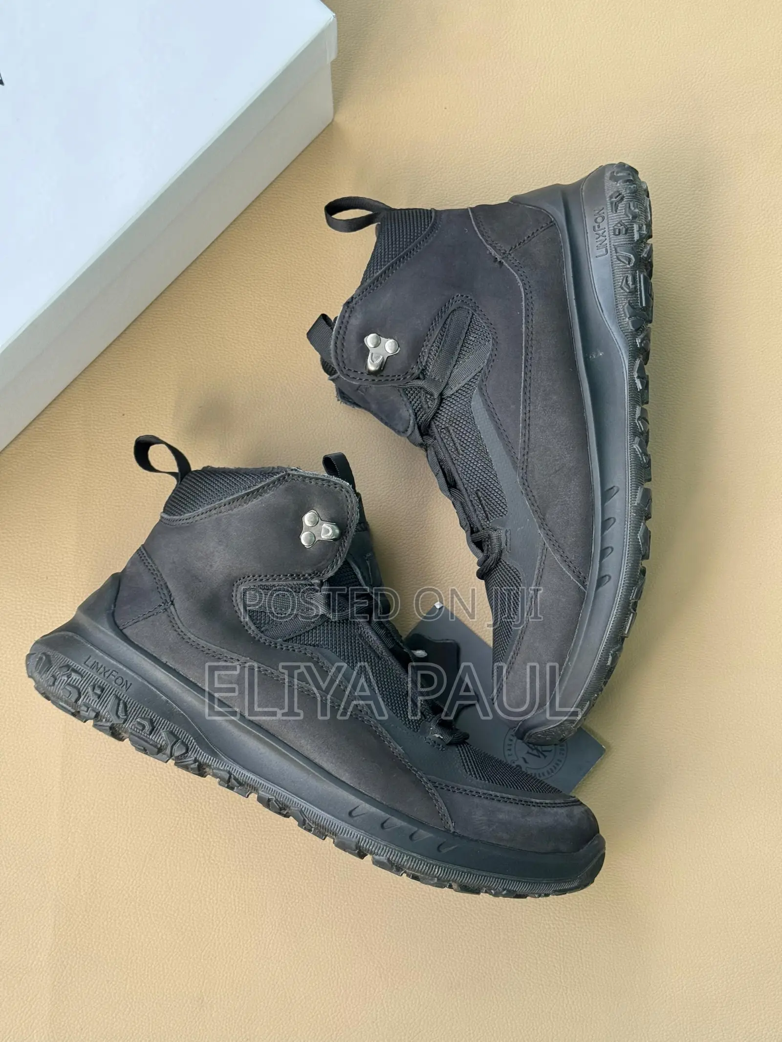 Mid Hikings Boots