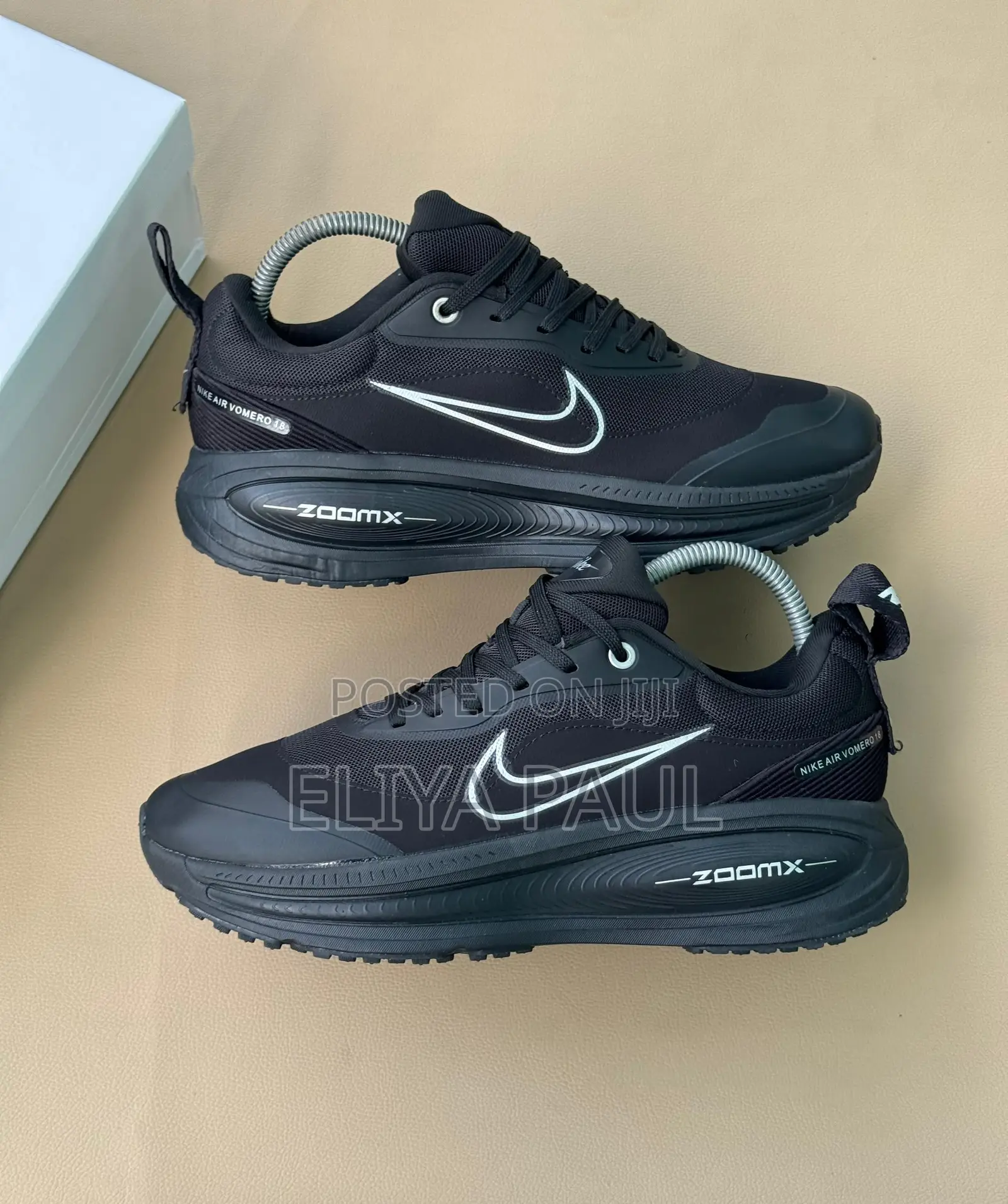 Nike Air Vomero 18