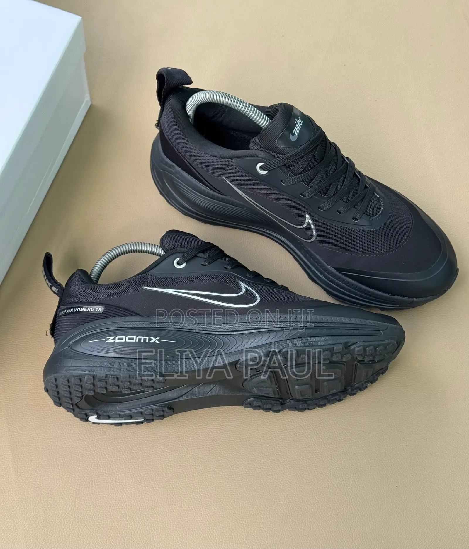 Nike Air Vomero 18