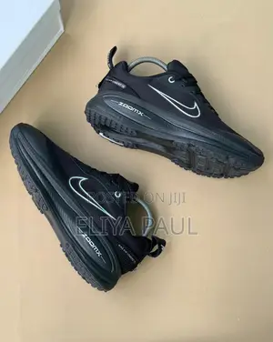 Nike Air Vomero 18