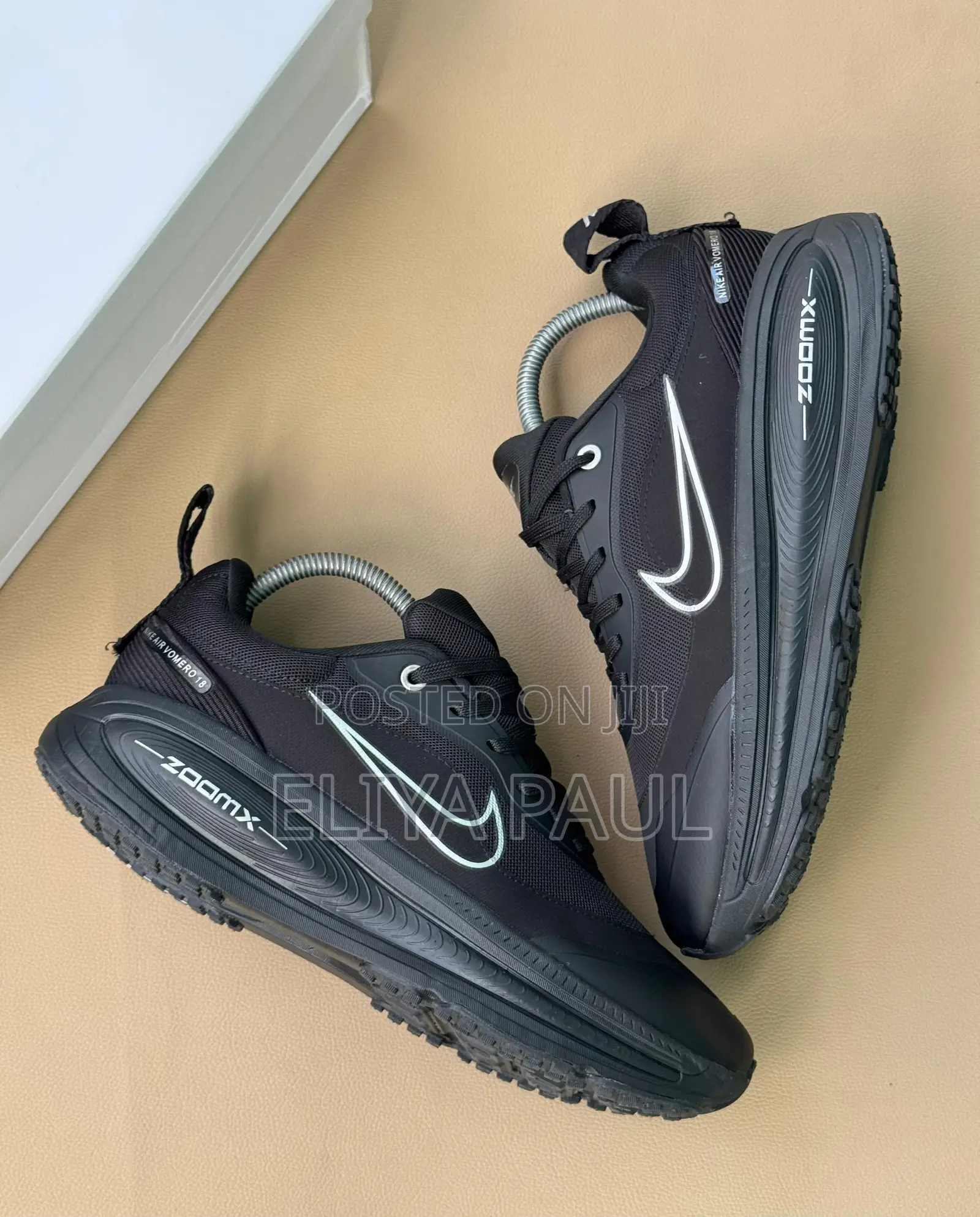 Nike Air Vomero 18