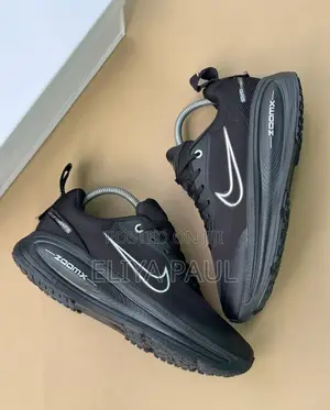 Nike Air Vomero 18