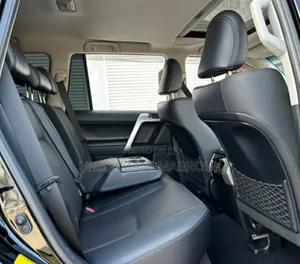Toyota Land Cruiser Prado 2023 Black