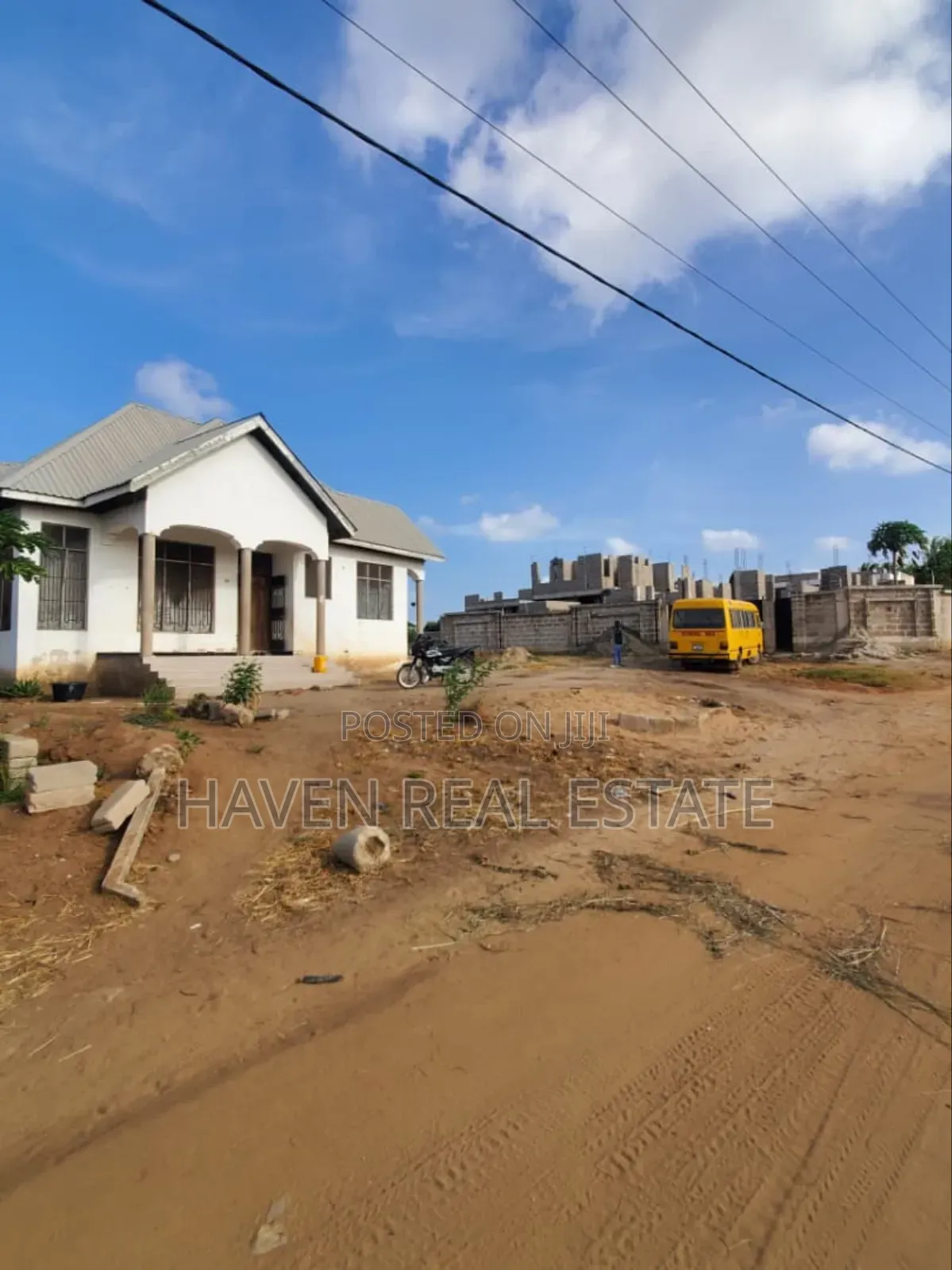 3bdrm House in Goba for sale