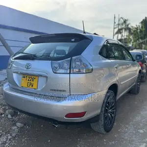 Toyota Harrier 2005 Silver