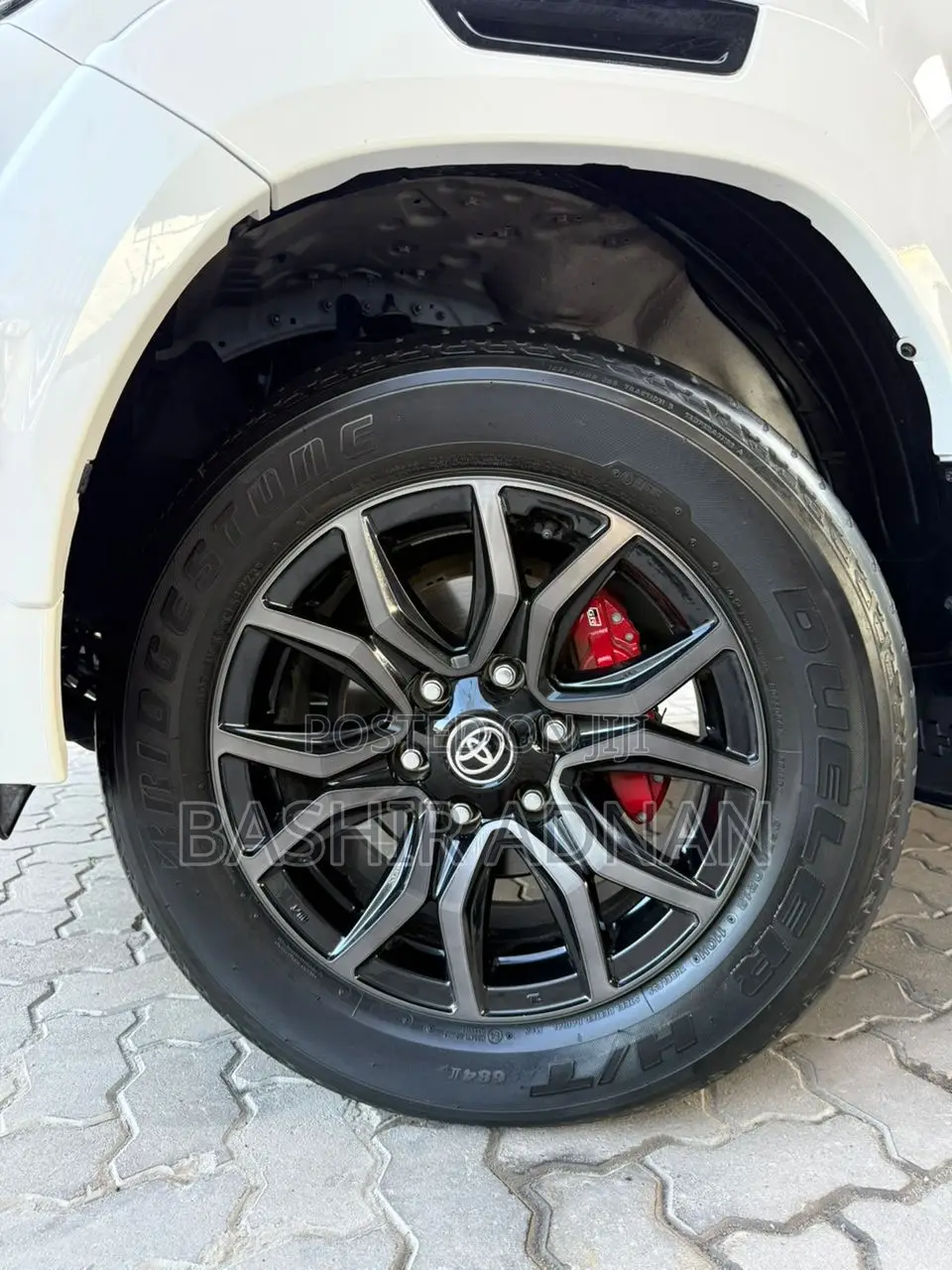 Toyota Hilux 2023 Pearl