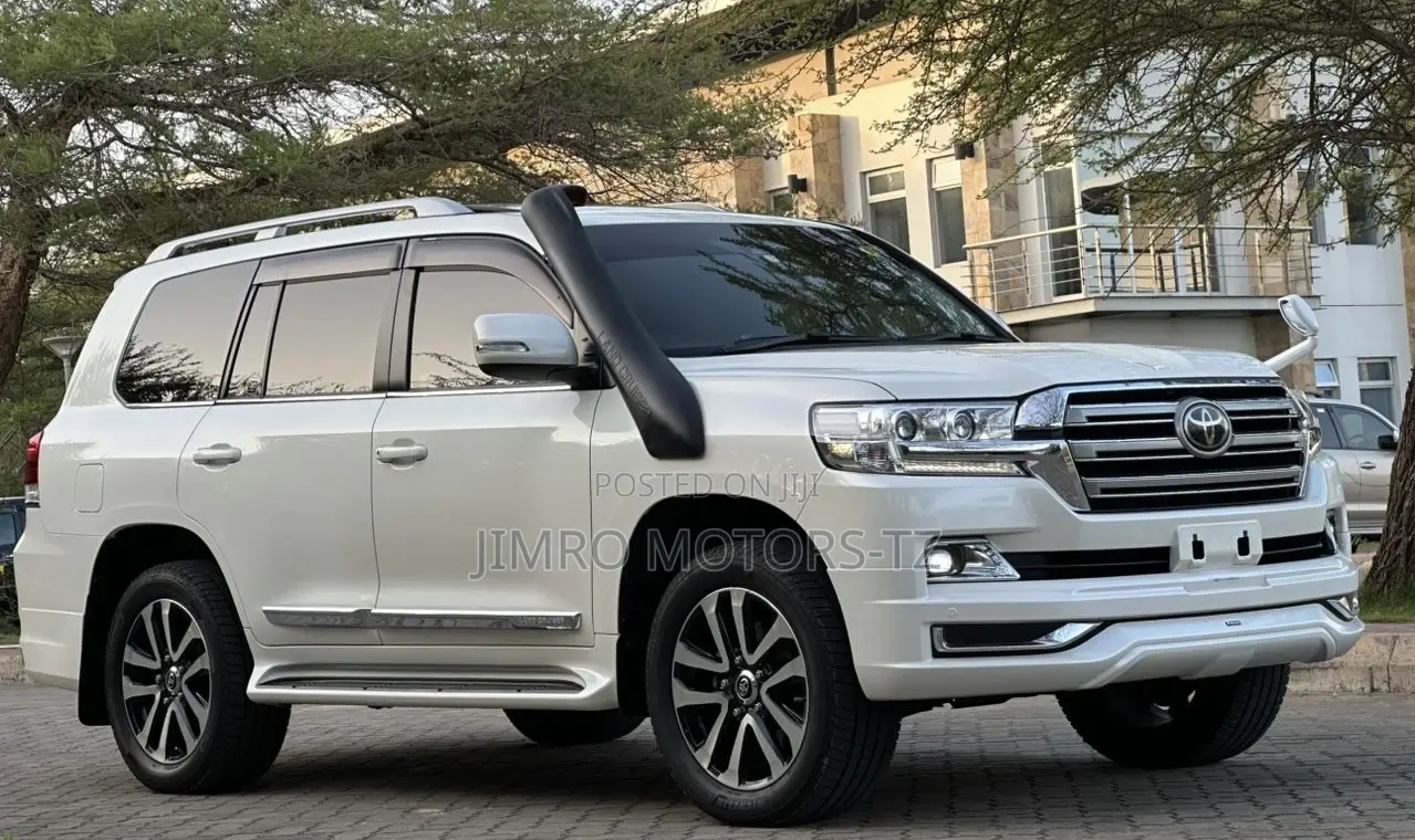 Toyota Land Cruiser 2018 White