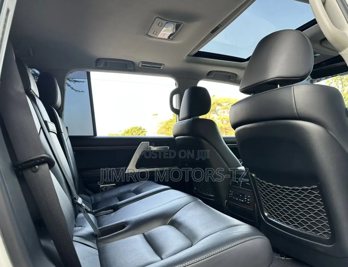 Toyota Land Cruiser 2018 White