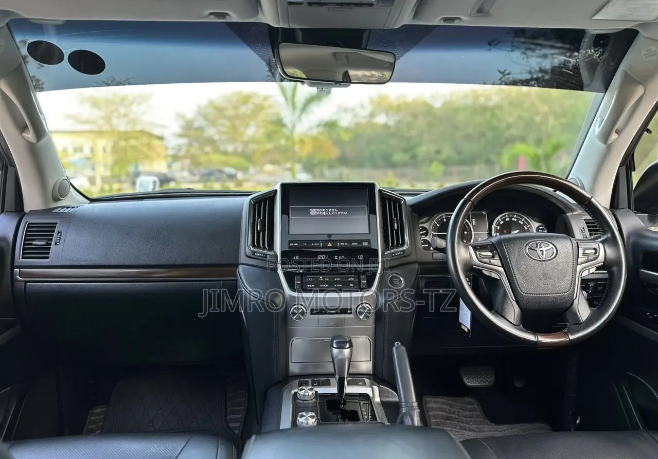 Toyota Land Cruiser 2018 White