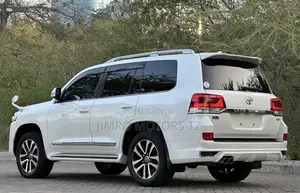Toyota Land Cruiser 2018 White