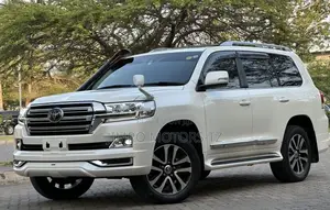 Toyota Land Cruiser 2018 White