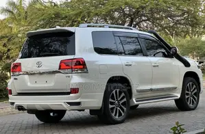Toyota Land Cruiser 2018 White