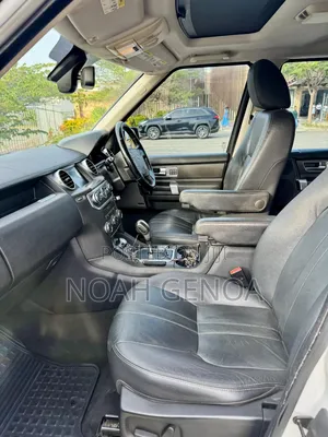 Land Rover Discovery 2013 White