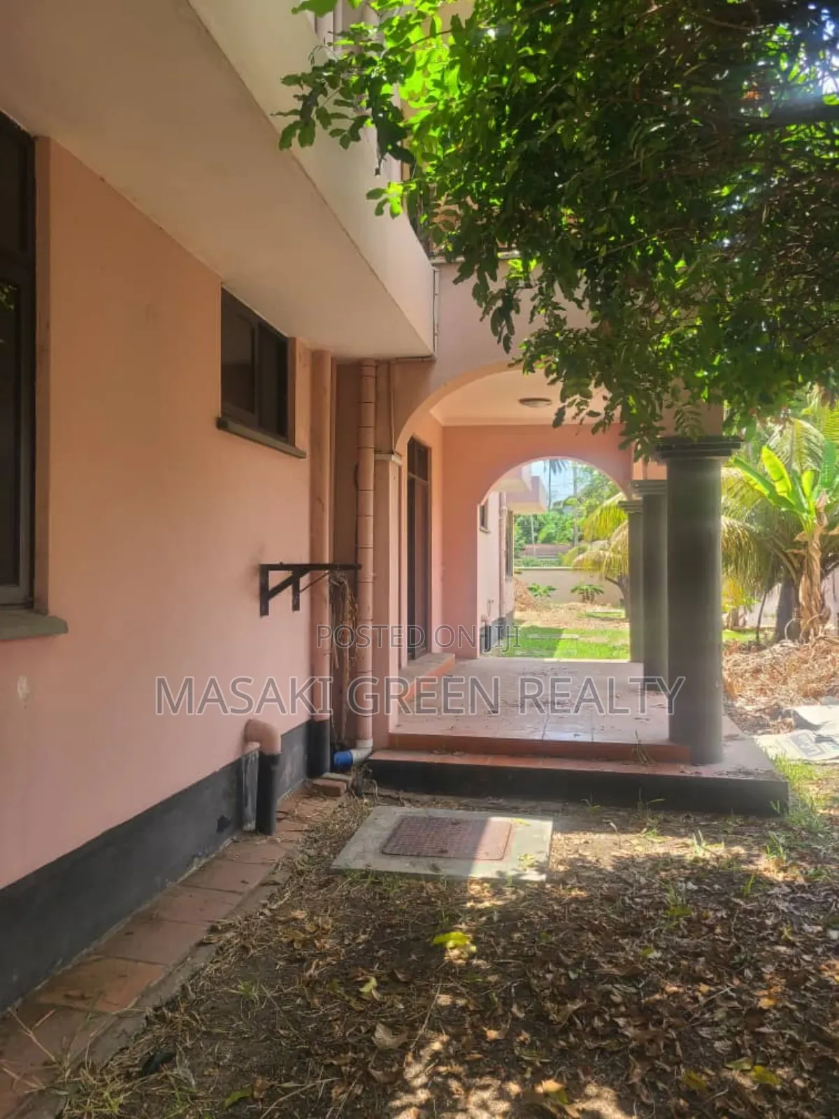 8bdrm House in Reagent Estate, Mbezi Beach for sale