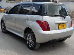 Toyota IST 2005 Silver