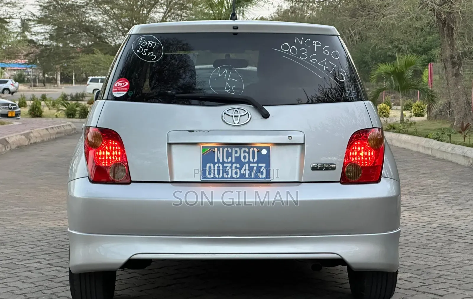 Toyota IST 2003 Silver
