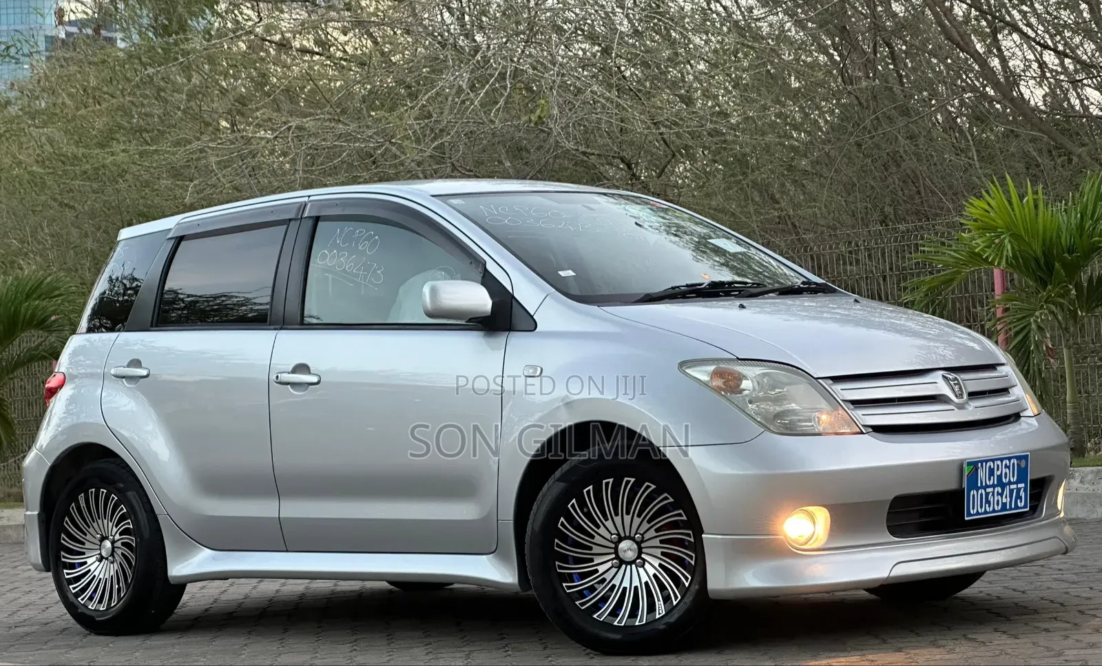 Toyota IST 2003 Silver