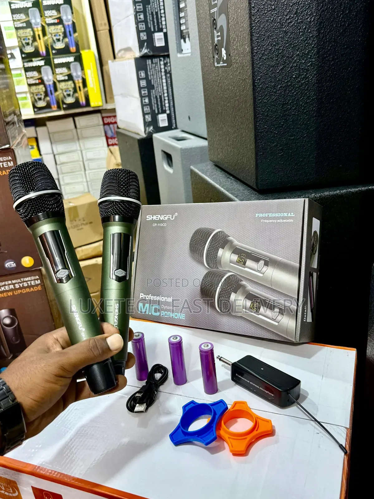 Shengfu CP-110CD Dual UHF Wireless Microphone – Rechargeable