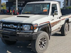 Toyota Land Cruiser 79 Series 2018 White