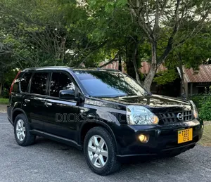 Nissan X-Trail 2.0 Petrol XE 2010 Black