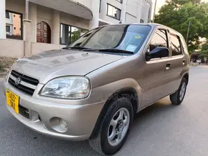 Suzuki Swift 2003 Gold