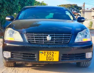 Toyota Crown 2004 Black