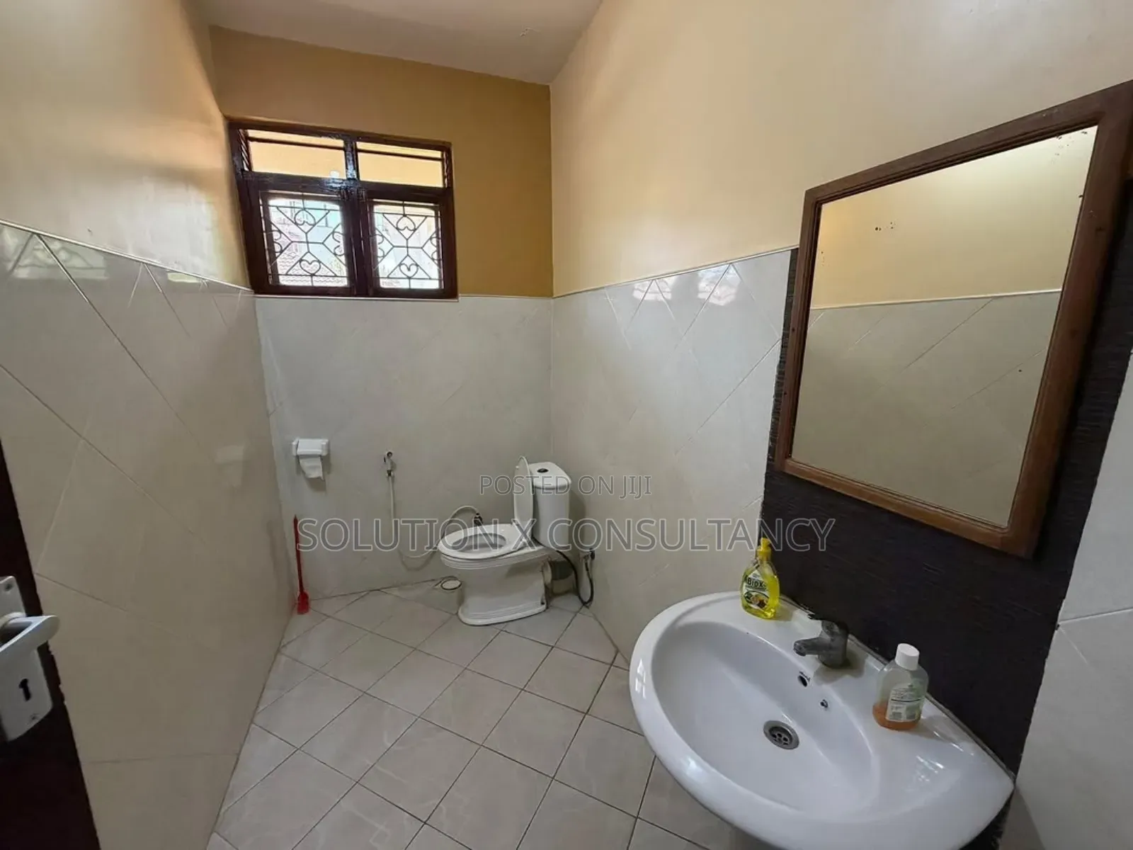 14bdrm House in Mikocheni for rent