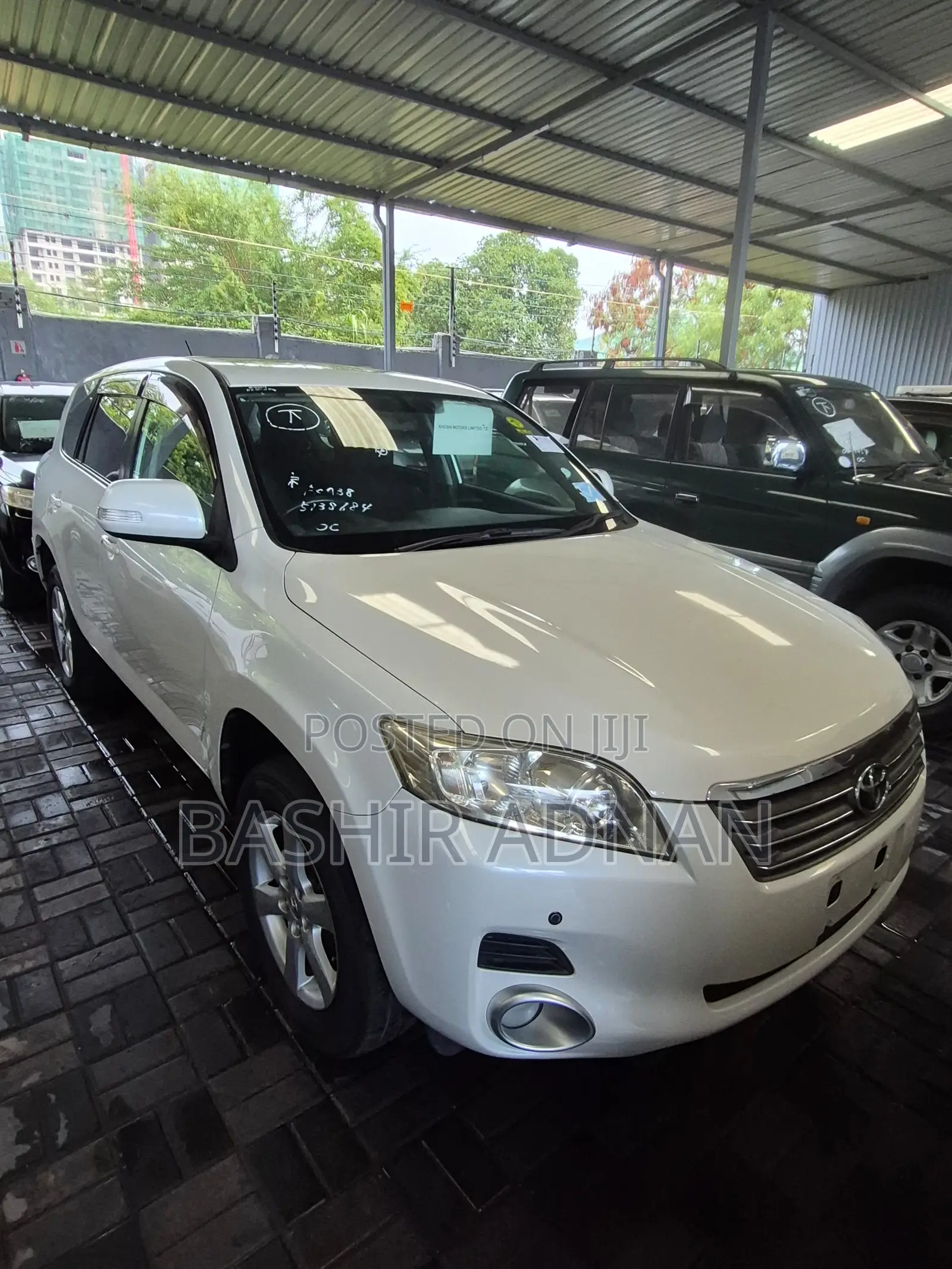 Toyota Vanguard 2009 White