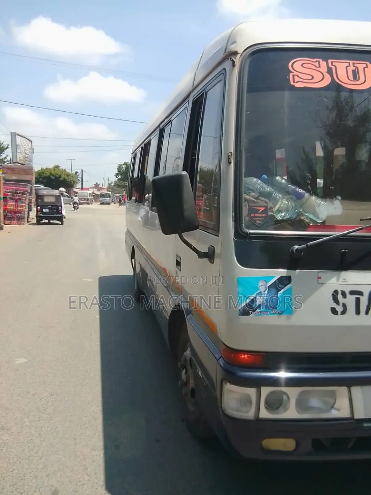 Mitsubishi Fuso Rosa 1998 White