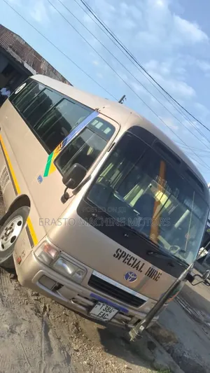 Toyota Coaster 2004 Gold