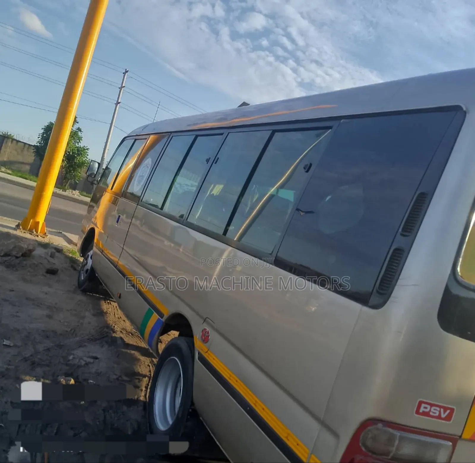 Toyota Coaster 2004 Gold