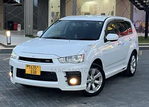 Mitsubishi Outlander 2010 White