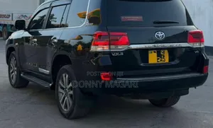 Toyota Land Cruiser 2010 Black