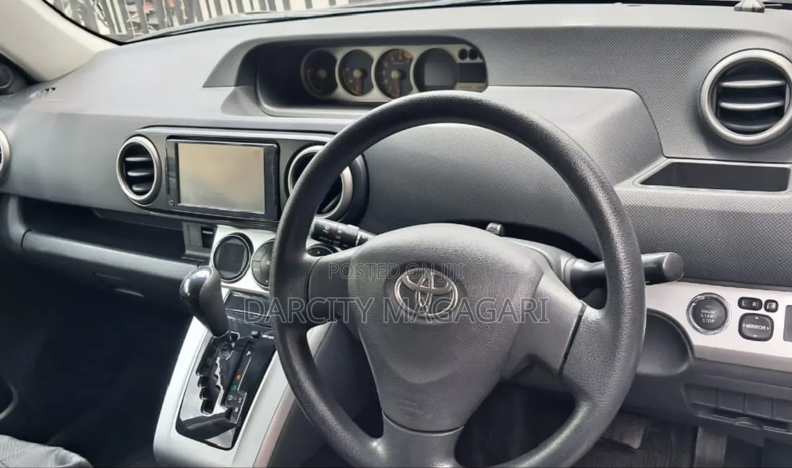 Toyota Corolla Rumion 2010