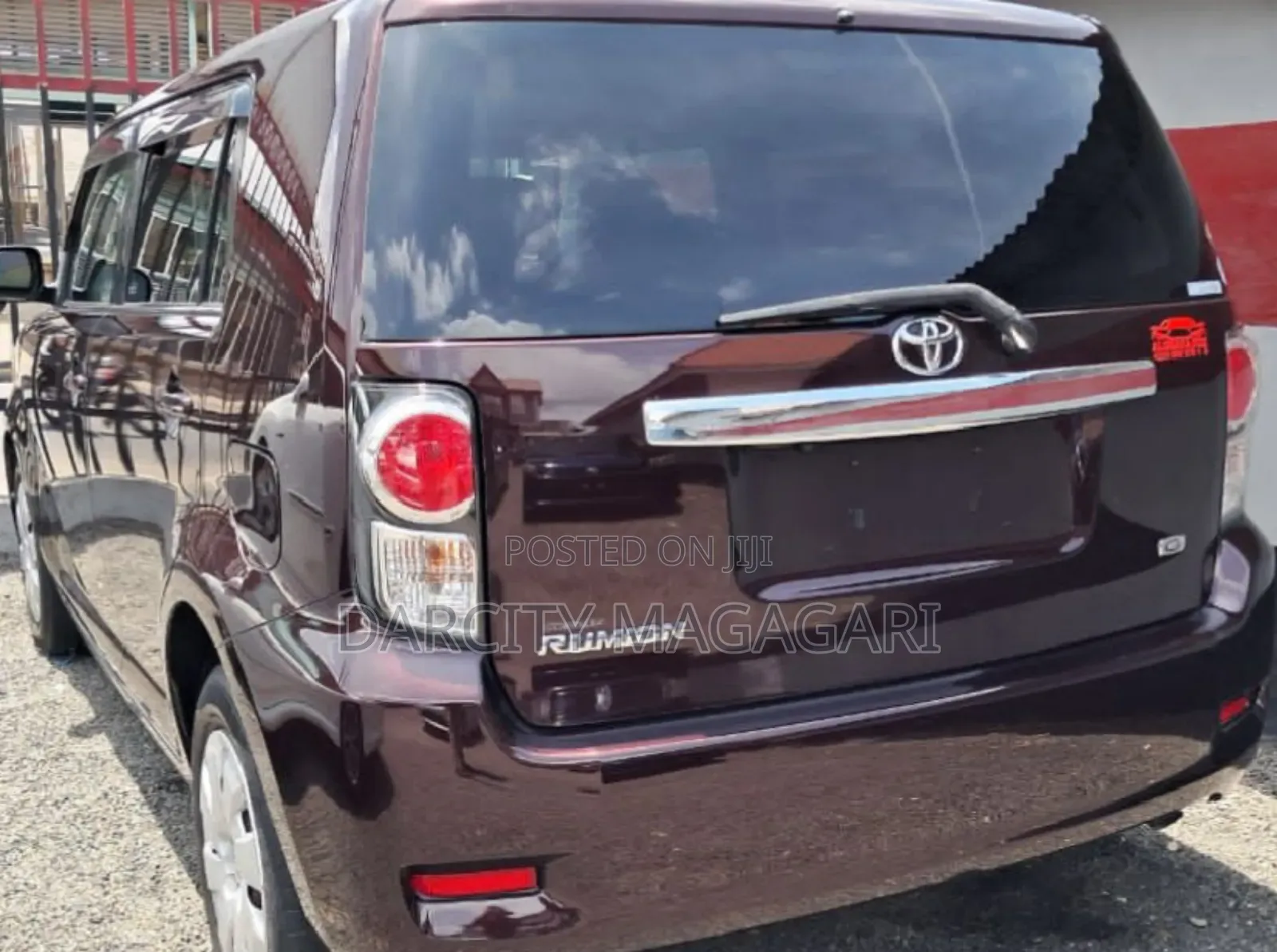 Toyota Corolla Rumion 2010