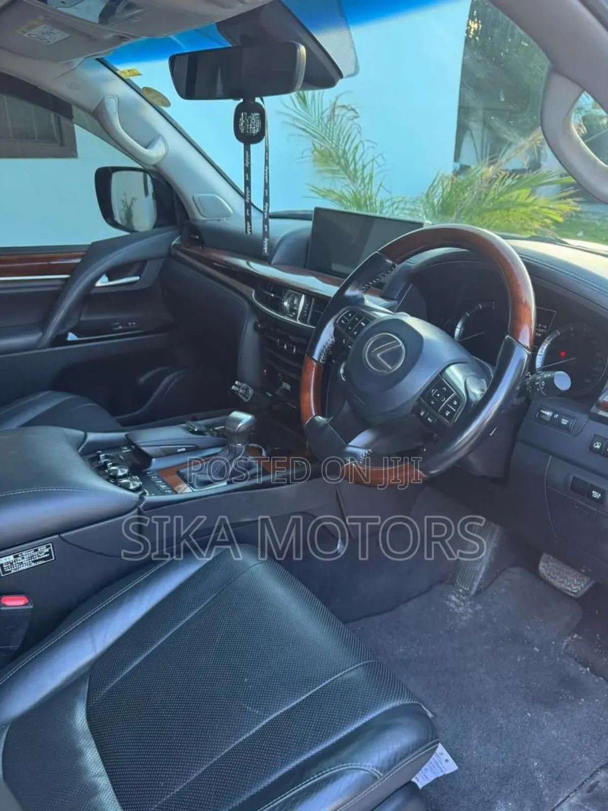 Lexus LX 570 AWD 2016 Black