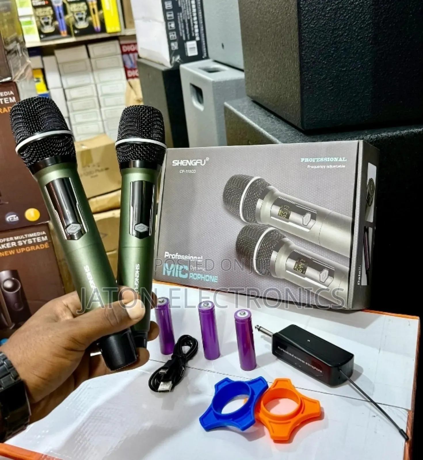 *Shengfu Wireless Professional Dynamic Microphone