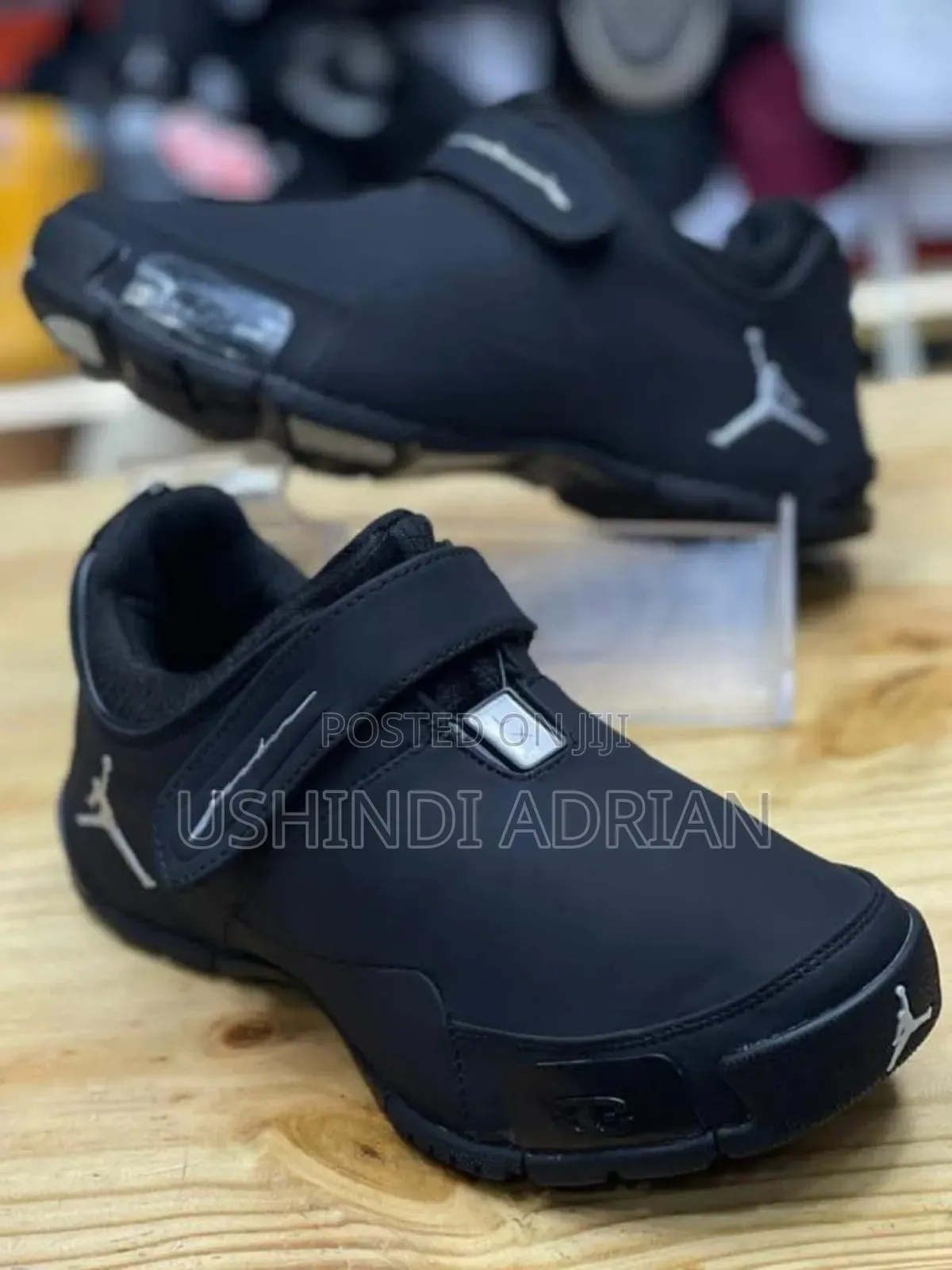 Viatu Royal Flame–Moto Wa Kifalme