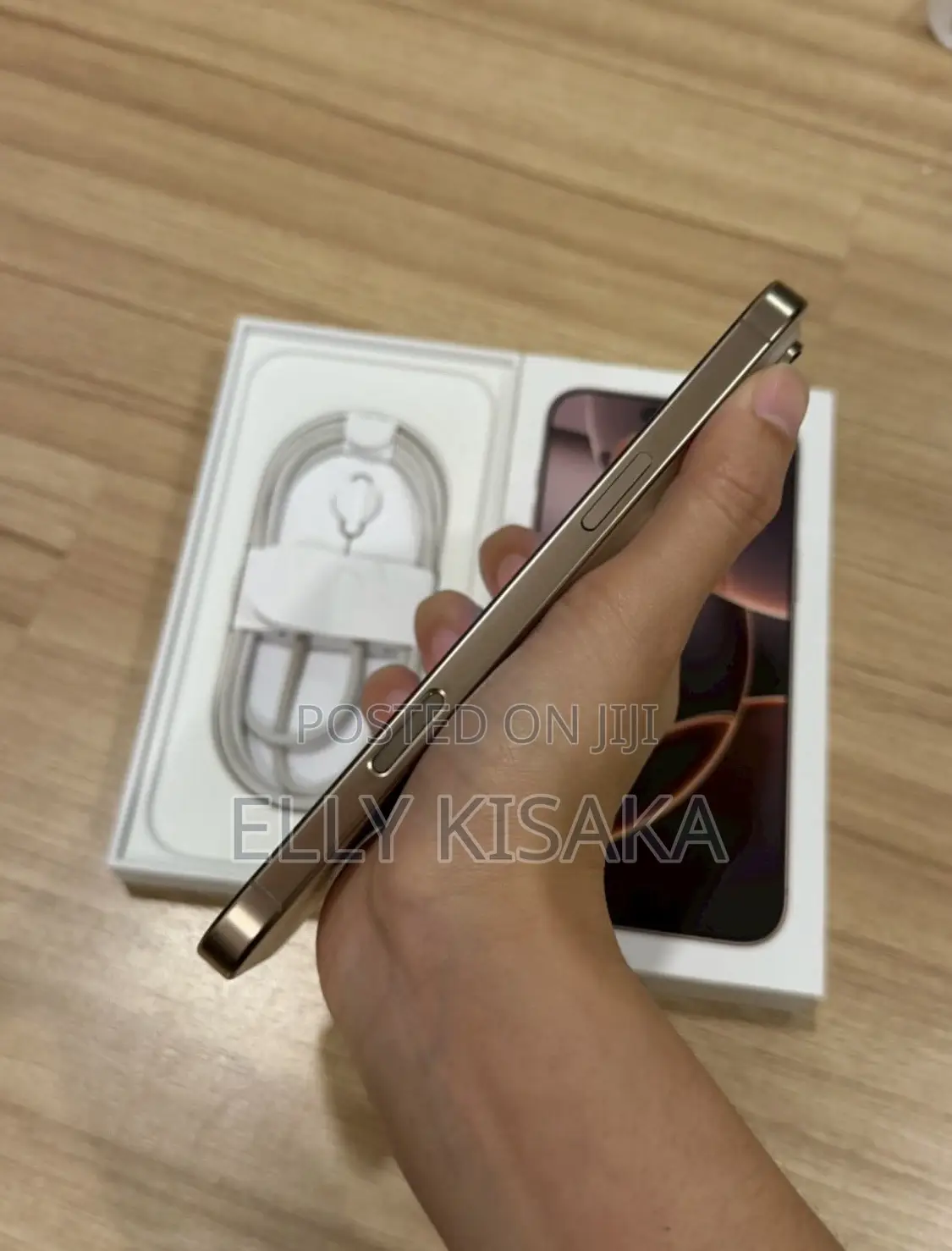 New Apple iPhone 16 Pro Max 256 GB Gold