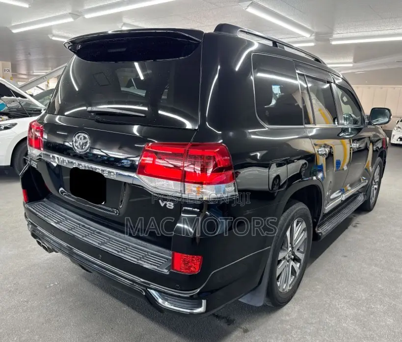 Toyota Land Cruiser 4.6 V8 ZX 2020 Black
