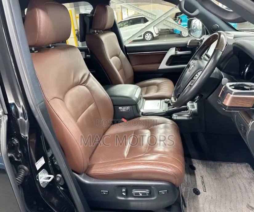Toyota Land Cruiser 4.6 V8 ZX 2020 Black