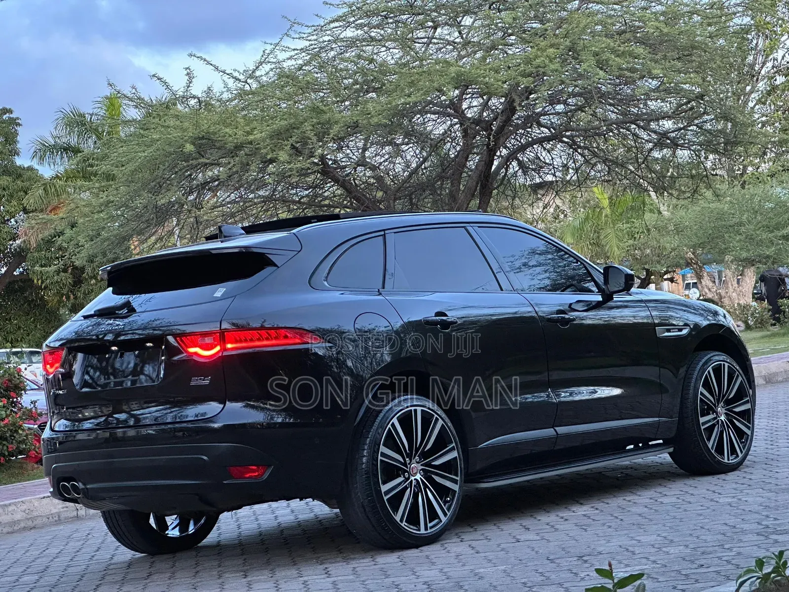Jaguar F-Pace 2017 Black