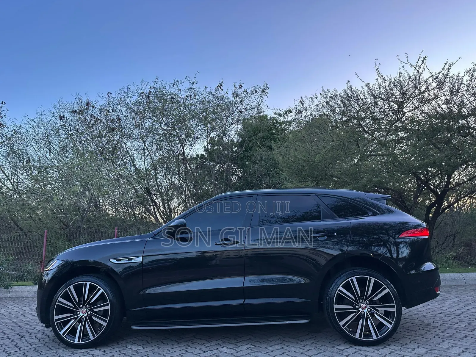 Jaguar F-Pace 2017 Black