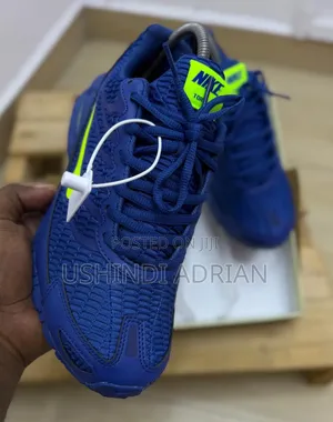 Viatu Hadhi Ya Jiji (City Prestige Sneakers)